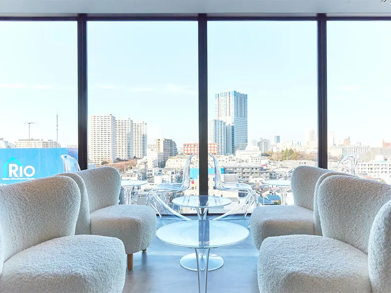 スムカフェで一息つきながら作戦会議。