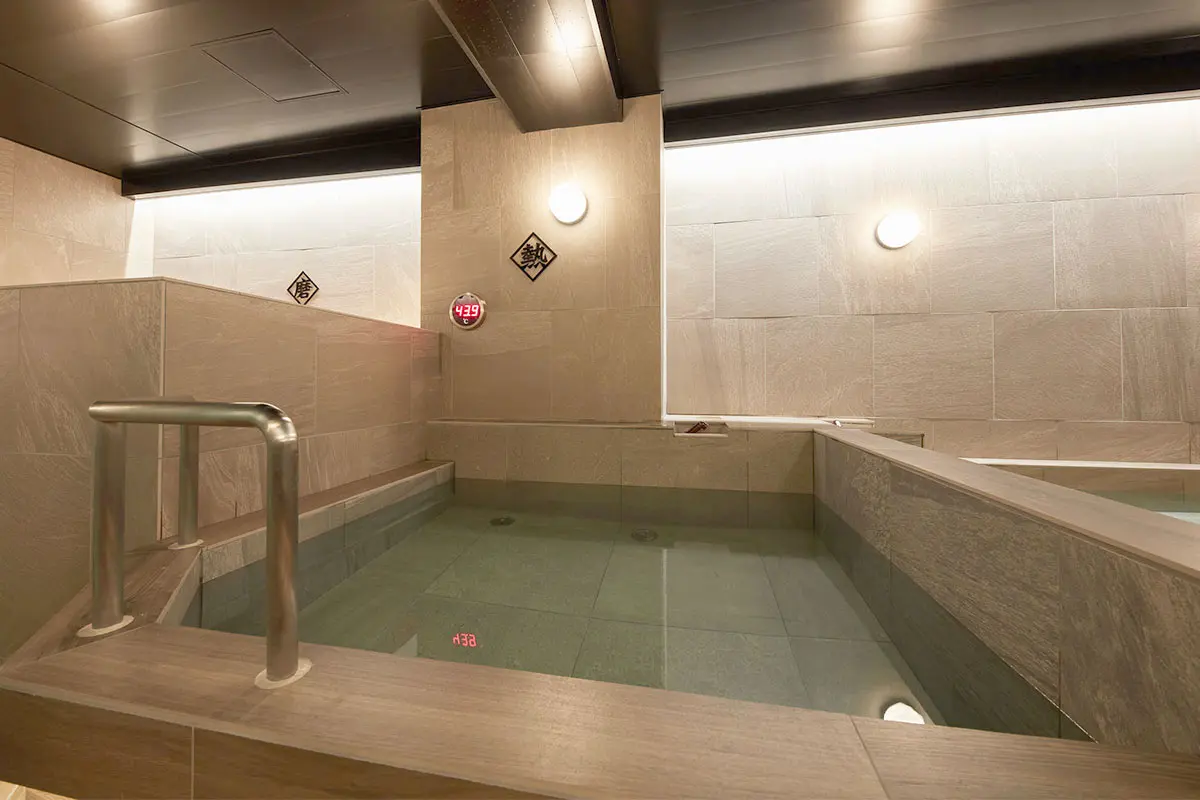 「熱」がコンセプトの高温風呂